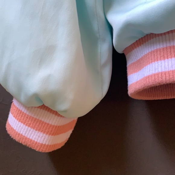 Women’s Forever 21 Blue and Pink Floral Jacket - Picture 7 of 12